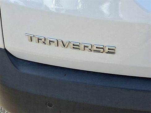 Used 2020 Chevrolet Traverse LT w/ LT Premium Package image 26