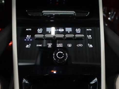 Certified 2025 Porsche Cayenne GTS AWD/4WD image 23