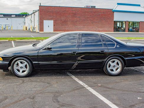 Used 1996 Chevrolet Impala SS RWD image 5