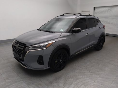 Used 2021 Nissan Kicks SR w/ Interior Electronics Package FWD image 2