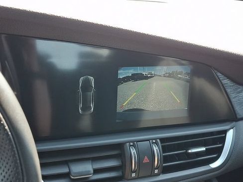 Used 2022 Alfa Romeo Giulia Sprint AWD/4WD image 17