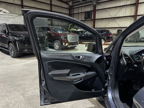 Used 2018 Ford EcoSport SE image 11