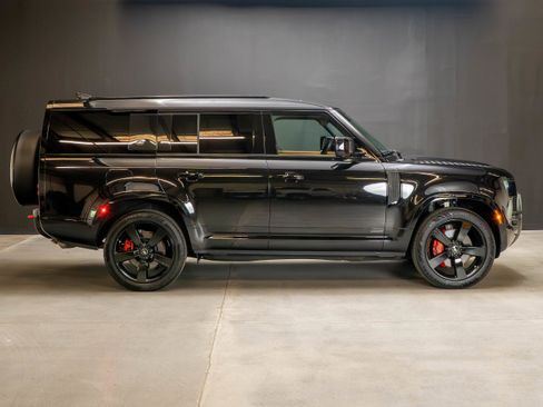 Used 2024 Land Rover Defender 130 X AWD/4WD image 8