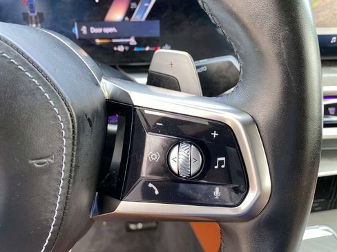 Used 2023 BMW 760i xDrive image 15