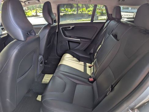 Used 2018 Volvo V60 T5 Cross Country w/ Convenience Package image 11