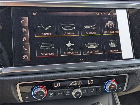 New 2025 Audi Q3 2.0T Premium image 11