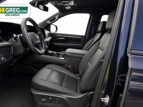 Used 2025 Chevrolet Suburban Z71 AWD/4WD image 10