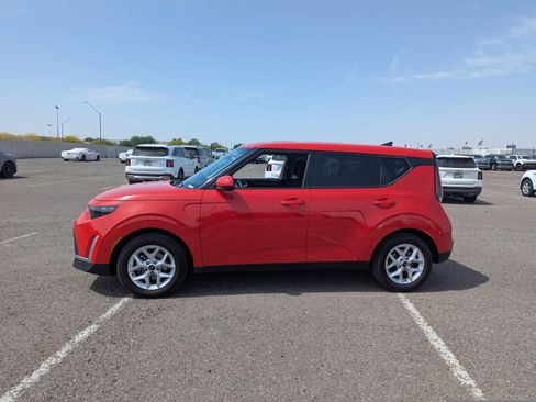 Used 2024 Kia Soul LX w/ Option Group 015 image 2