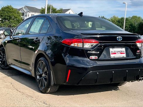Used 2025 Toyota Corolla SE AWD/4WD image 11
