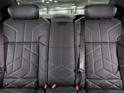 Used 2025 BMW i7 xDrive60 image 6