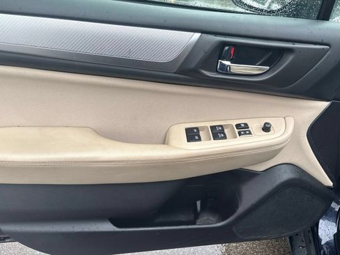 Used 2018 Subaru Outback 2.5i Premium AWD/4WD image 13