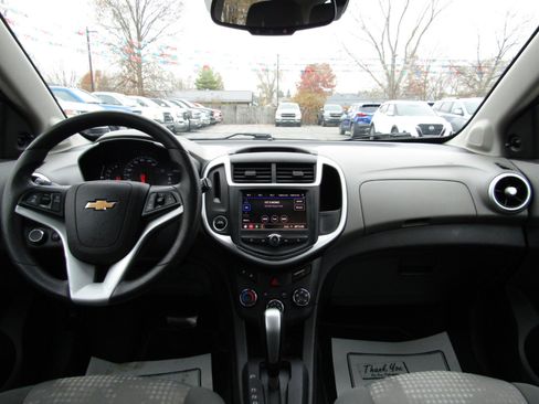 Used 2020 Chevrolet Sonic LT image 9