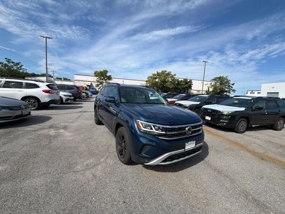 Used 2022 Volkswagen Atlas SE w/ Black Wheel Package