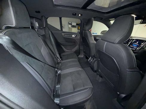 Used 2023 Volvo XC40 B5 Plus w/ Climate Package AWD/4WD image 16
