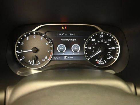 Used 2022 Nissan Frontier SV RWD image 3