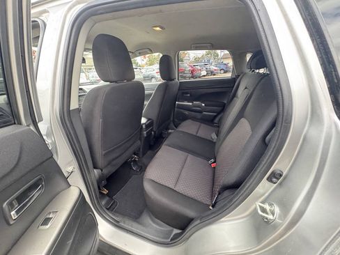 Used 2019 Mitsubishi Outlander Sport SE FWD image 39