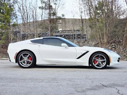 Used 2015 Chevrolet Corvette Stingray Coupe image 12