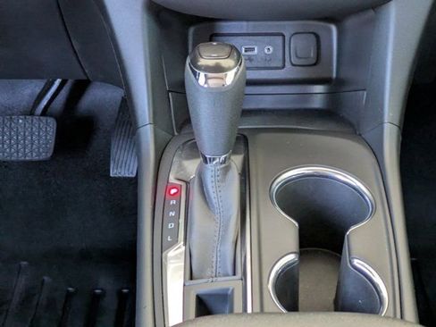 Used 2021 Chevrolet Equinox LT image 16