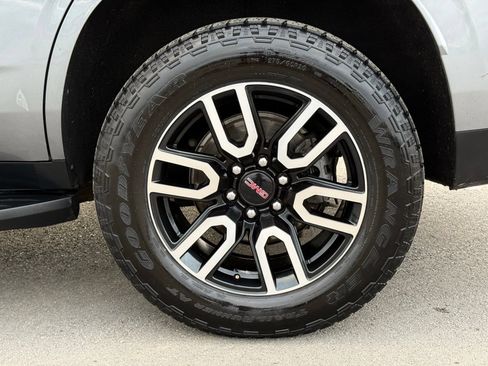 Used 2021 GMC Yukon AT4 AWD/4WD image 15