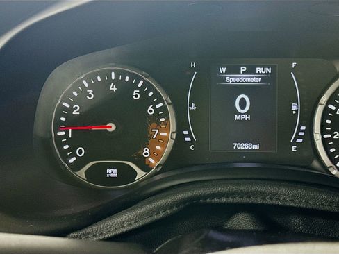 Used 2018 Jeep Renegade Sport w/ Power & Air Group image 14