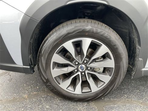 Used 2025 Subaru Outback Touring w/ Popular Package #2 image 9