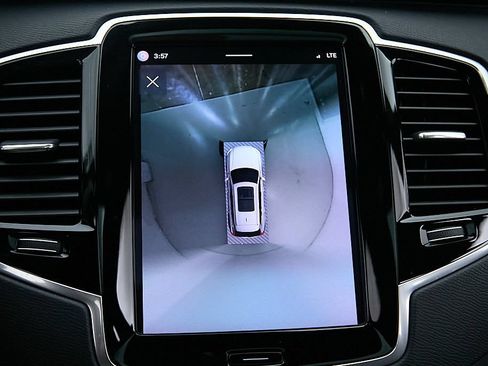 Certified 2023 Volvo XC90 B6 Plus w/ Protection Package Premier AWD/4WD image 29