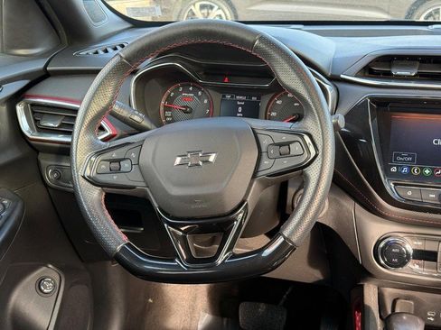 Used 2021 Chevrolet TrailBlazer RS w/ Sun and Liftgate Package image 14