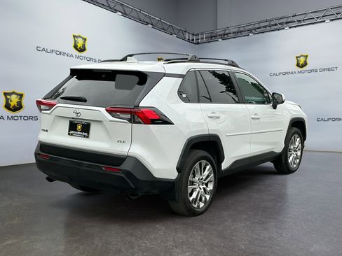 Used 2025 Toyota RAV4 XLE Premium FWD image 5