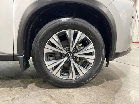 Used 2022 Nissan Rogue SV AWD/4WD image 16