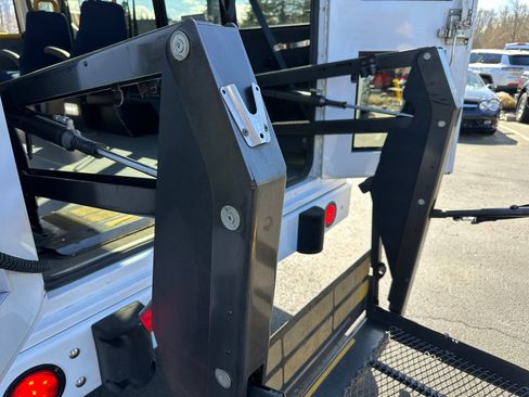 Used 2014 Chevrolet Express 3500 image 31