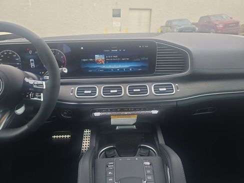 New 2026 Mercedes-Benz GLE 53 AMG 4MATIC Coupe image 17