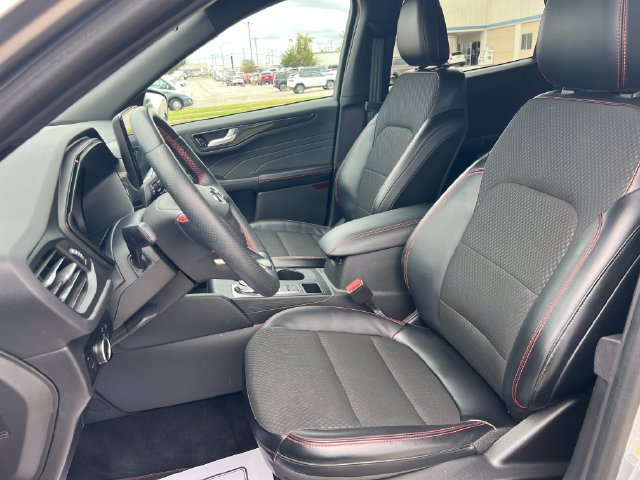 Used 2023 Ford Escape ST-Line w/ Tech Pack #1 AWD/4WD image 33