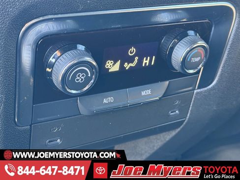 Used 2025 Chevrolet Tahoe LT image 30