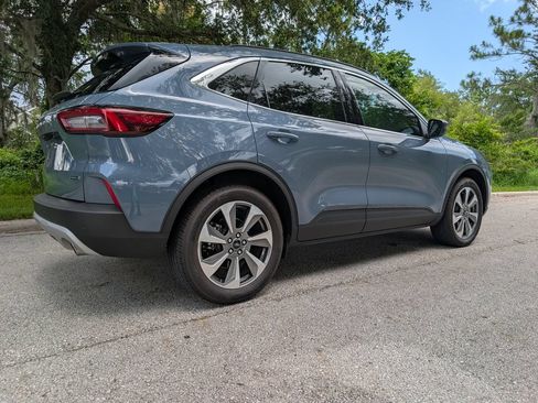 Used 2025 Ford Escape Platinum AWD/4WD image 9