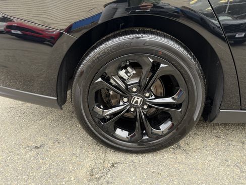 Used 2025 Honda Accord SE image 10