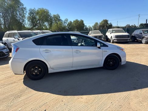 Used 2015 Toyota Prius Two FWD image 4