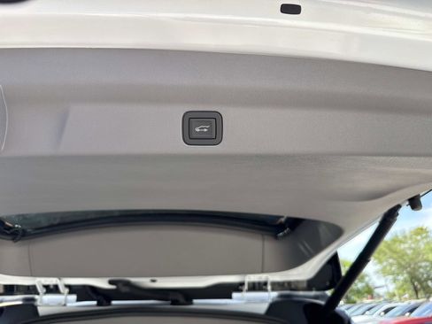 New 2026 Cadillac Escalade IQL Sport 1 w/ LPO, Floor Liner Package AWD/4WD image 12