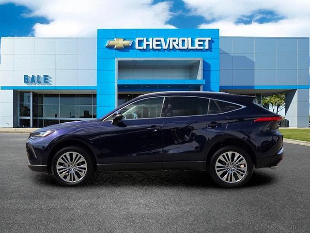Used 2024 Toyota Venza XLE AWD/4WD image 6