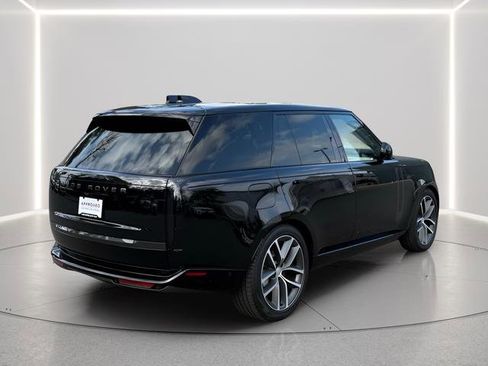 Certified 2025 Land Rover Range Rover SE image 5