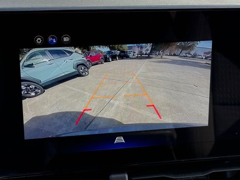 Used 2025 Chevrolet Equinox LT image 17