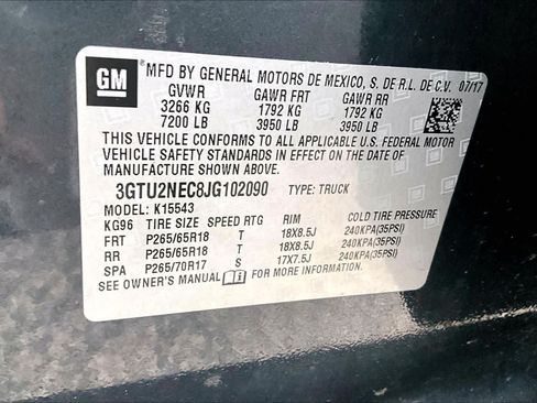 Used 2018 GMC Sierra 1500 SLT w/ SLT Preferred Package AWD/4WD image 34