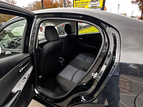 Used 2017 Toyota Yaris iA image 21