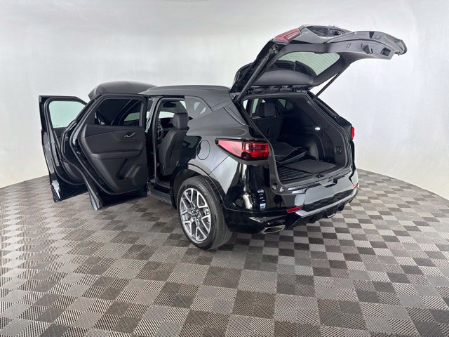 Used 2023 Chevrolet Blazer RS w/ Enhanced Convenience Package AWD/4WD image 16