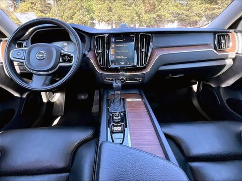 Used 2019 Volvo XC60 T6 Inscription w/ Protection Package Premier AWD/4WD image 14