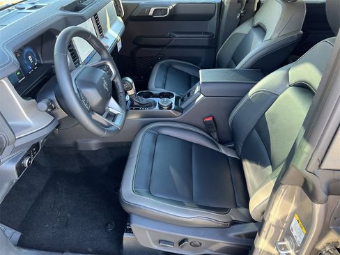 New 2025 Ford Bronco Outer Banks image 17