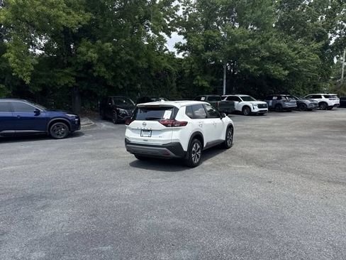 Used 2023 Nissan Rogue SV FWD image 5