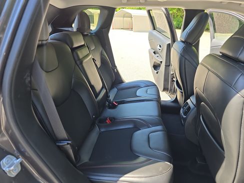 Used 2019 Jeep Cherokee Trailhawk w/ Comfort/Convenience Group image 12