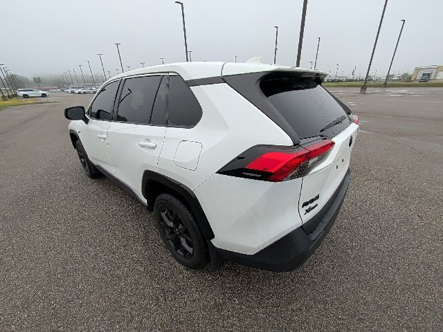 Used 2024 Toyota RAV4 LE FWD image 10