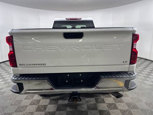 Used 2024 Chevrolet Silverado 2500 LT w/ Convenience Package image 4