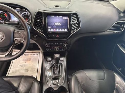 Used 2019 Jeep Cherokee Limited AWD/4WD image 21
